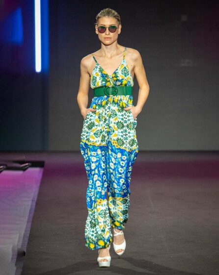 Jumpsuit scollo a V celeste